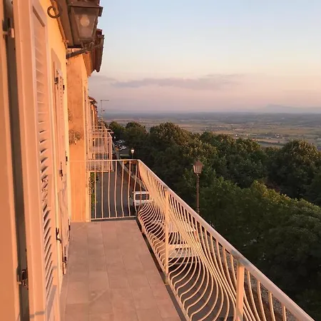 Cortona: Uno Sguardo Sull'infinito
